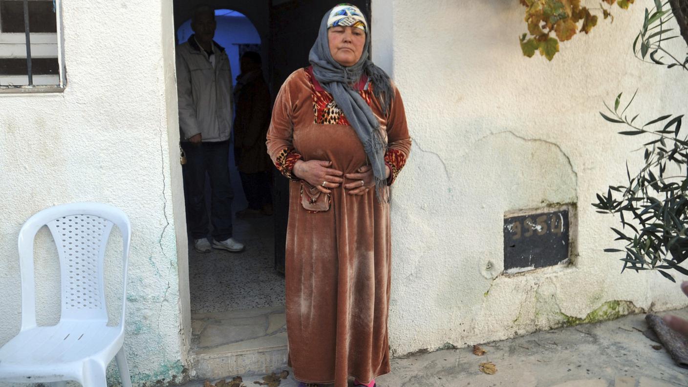 A Oueslatia vive la famiglia di Amri. Nella foto la madre