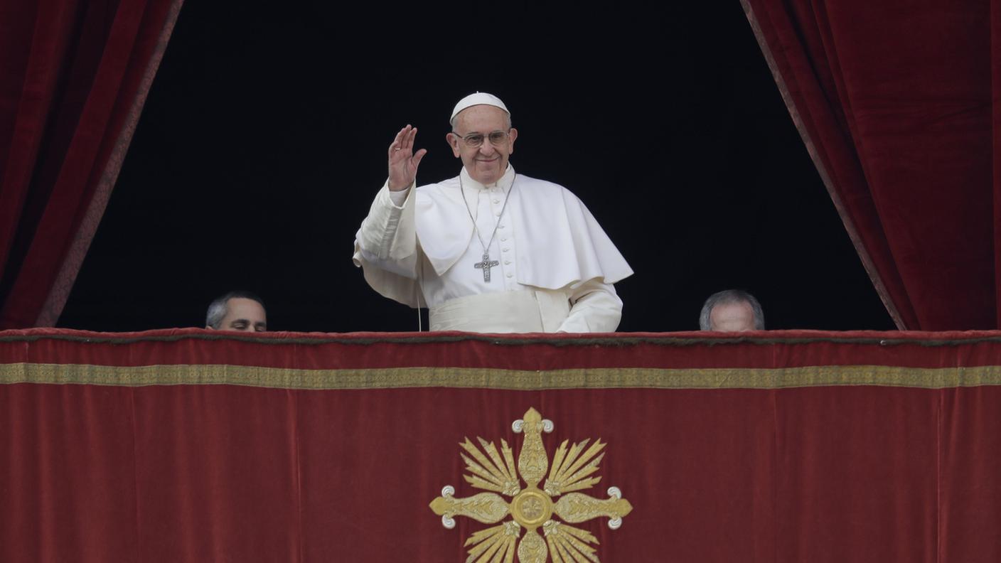 Francesco sul balcone di San Pietro