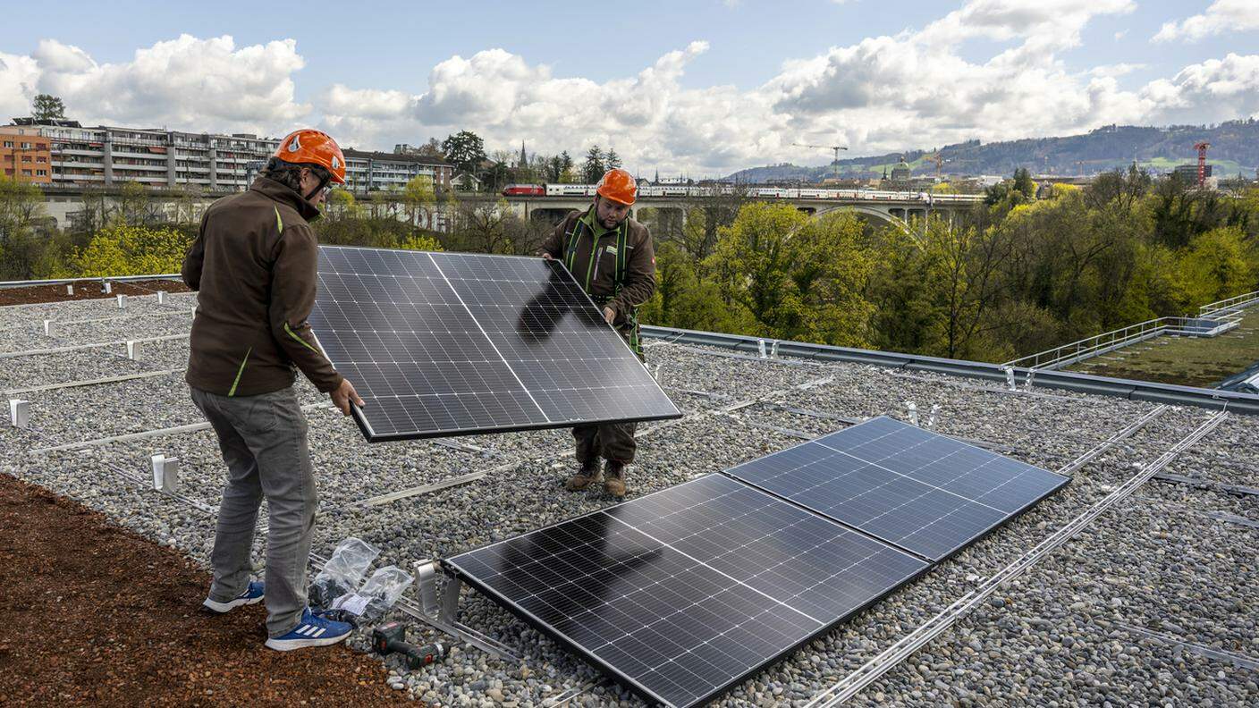 Gli investimenti nell'energia solare supereranno per la prima volta quelli di petrolio gas e carbone