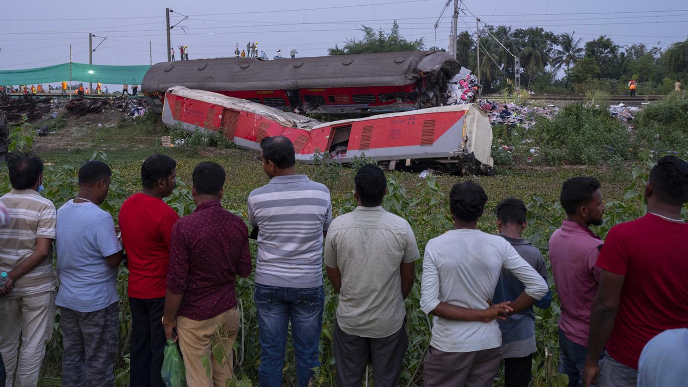 Uno sbaglio nella segnaletica avrebbe causato la collisione provocando quasi 300 morti e 900 feriti