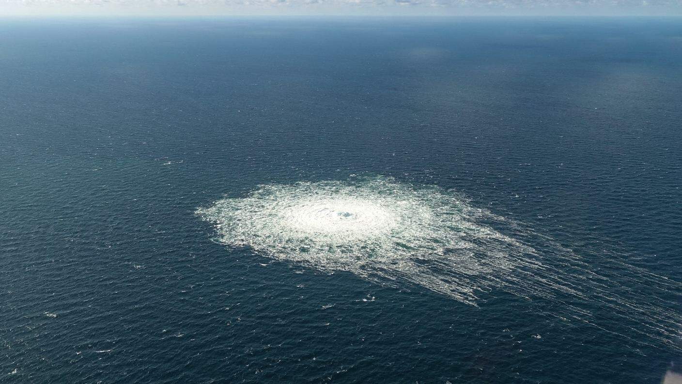 Le impressionanti immagini del flusso di gas emerso sulla superficie del mare, lo scorso settembre, dopo il sabotaggio di Nord Stream