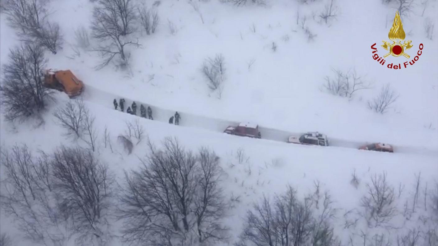 I soccorsi hanno impiegato quasi un giorno a raggiungere l'hotel Rigopiano