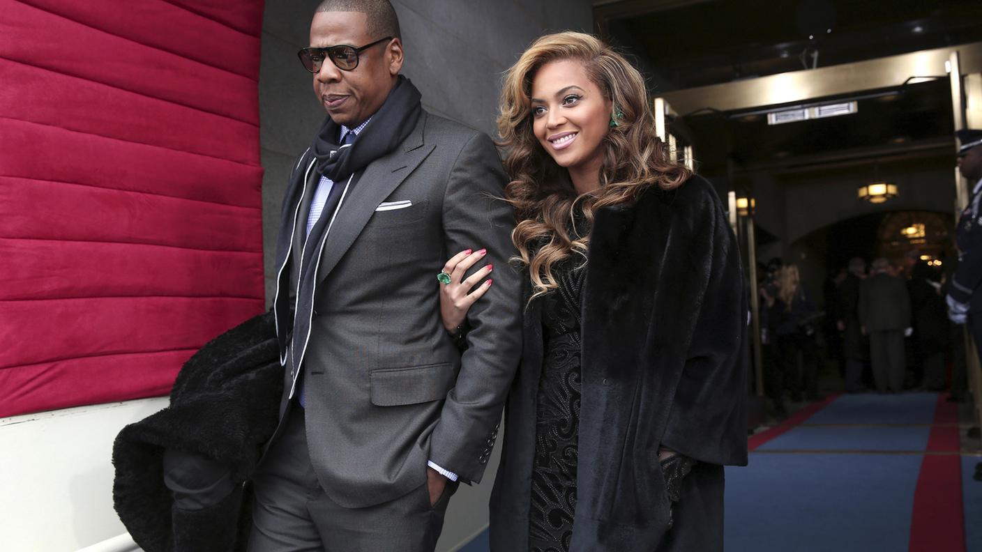 Beyoncé, con il marito Jay-Z, ha annunciato la doppia dolce attesa