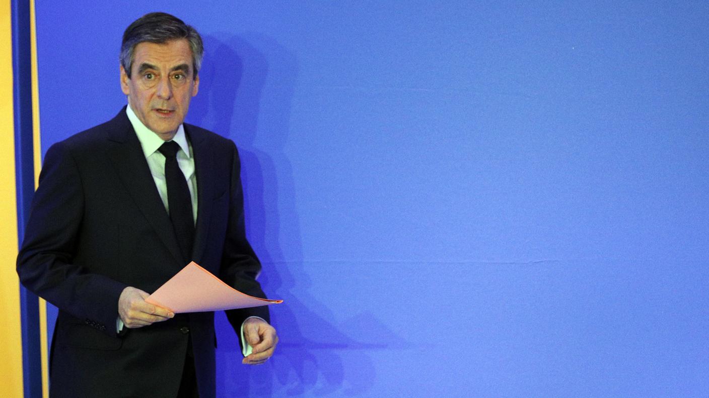 Fillon rimane in corsa