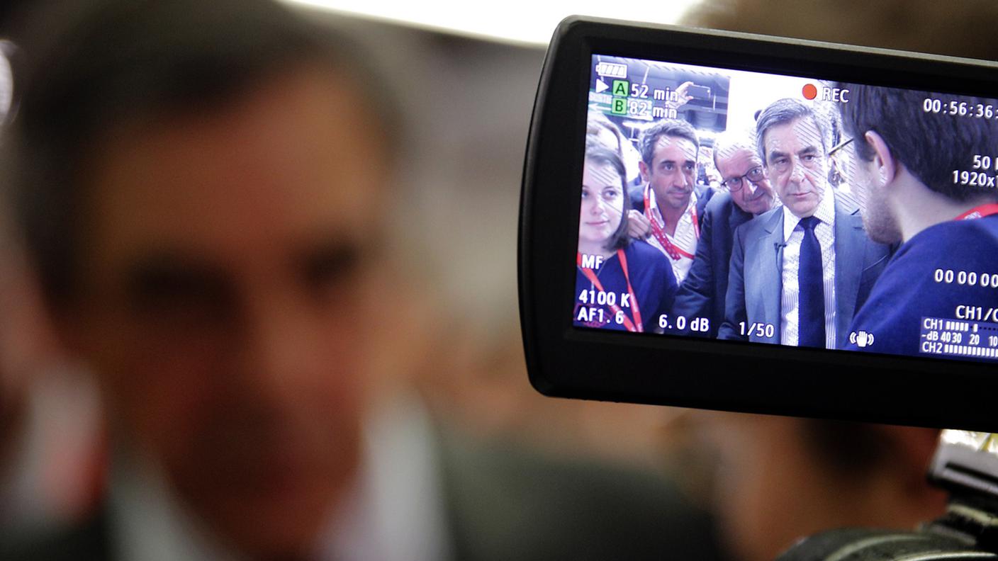 I riflettori non si spengono su Fillon