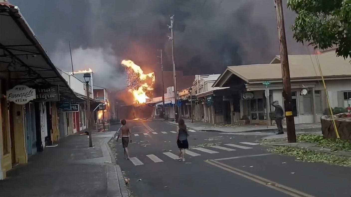 Le fiamme a Lahaina