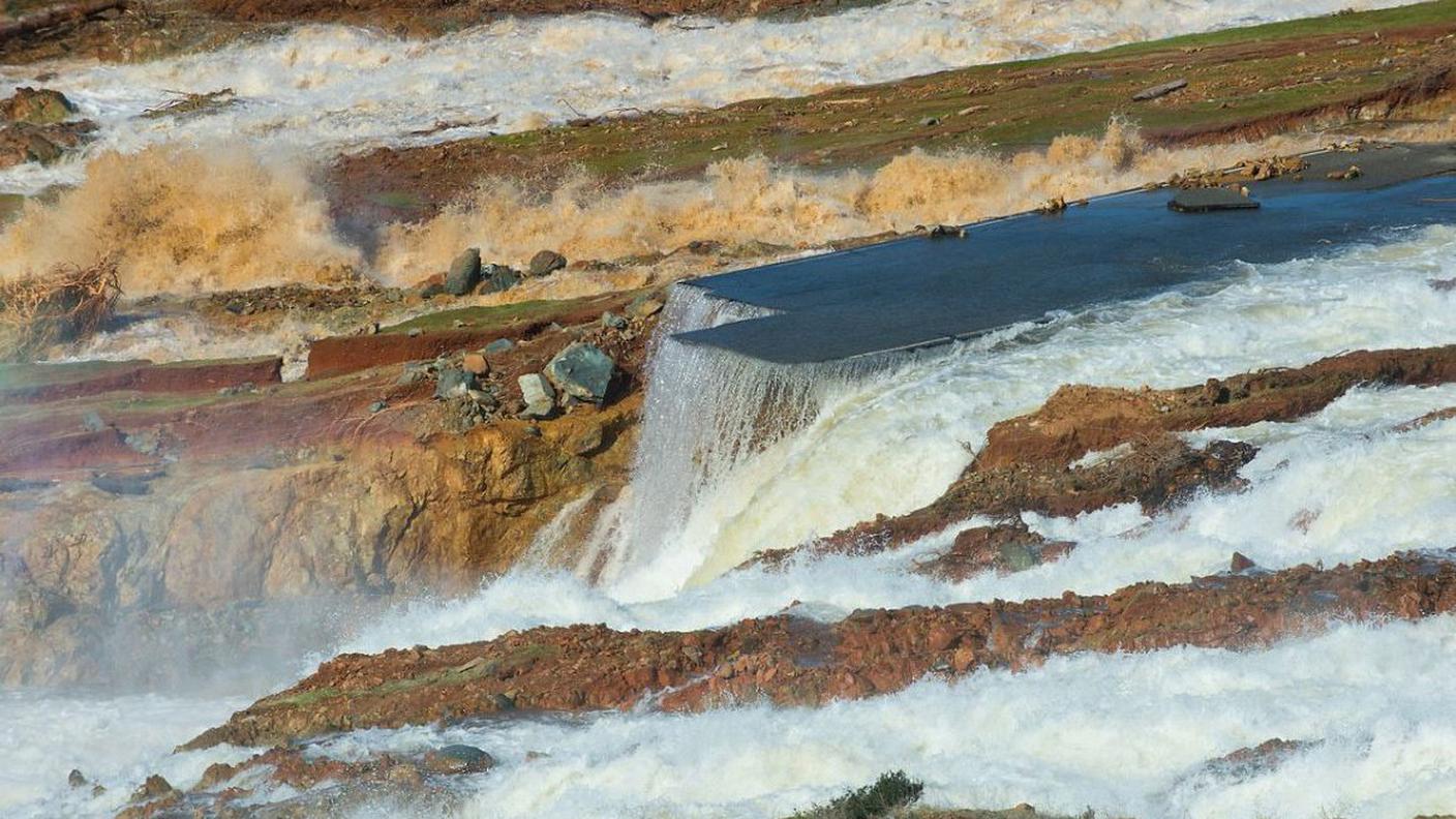 Un dettaglio del cedimento della struttura