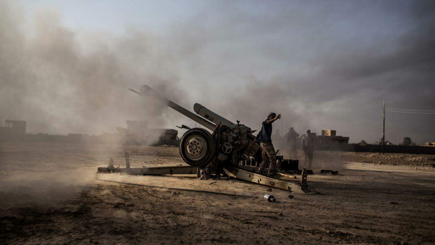 Aspri combattimenti a sud di Mosul
