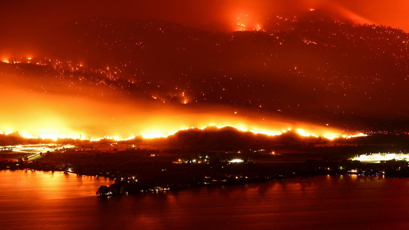 In 24 ore il rogo si è esteso quasi fino a 70 chilometri quadrati