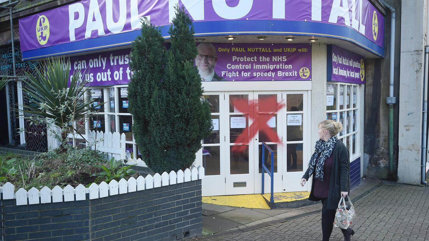 Sconfitta per Paul Nuttall, l'uomo dello UKIP a Stoke