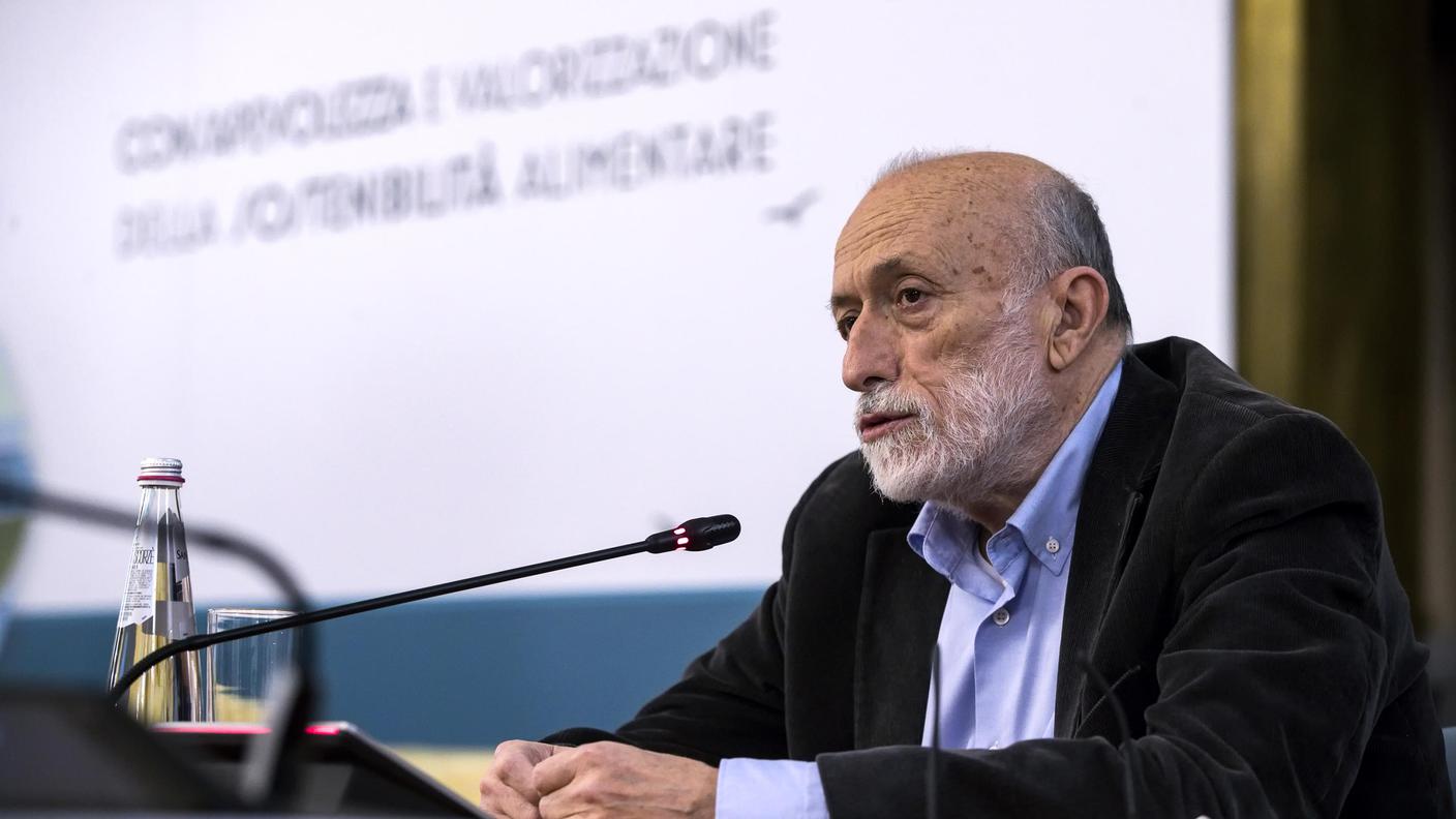 Carlo Petrini in uno scatto del 2021