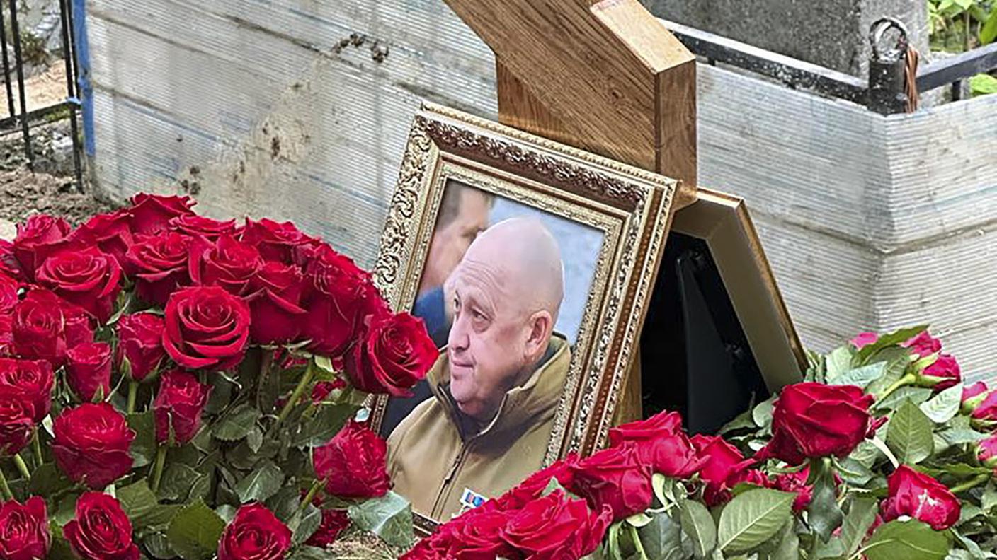 Prigozhin è stato sepolto nel cimitero di Porokhovskoye, alla periferia est di San Pietroburgo
