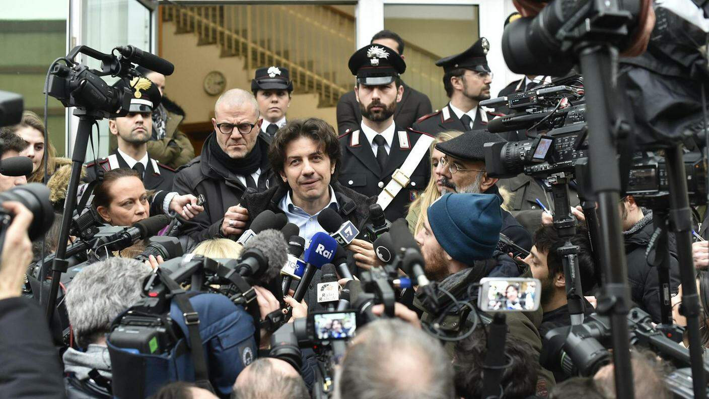 L'attivista Marco Cappato si è presentato ai carabinieri spontaneamente 