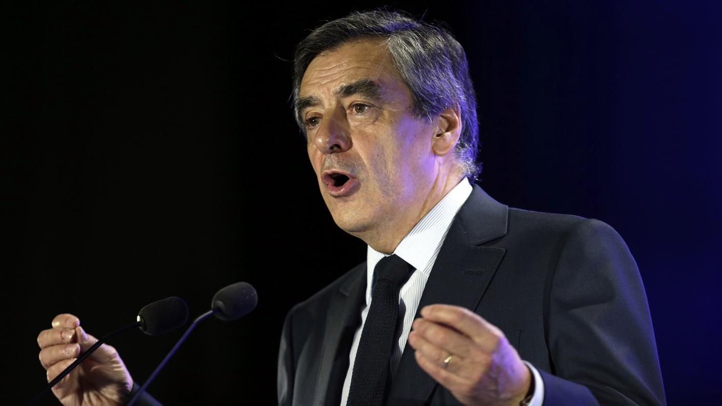 François Fillon era davanti ai suoi sostenitori a Nîmes