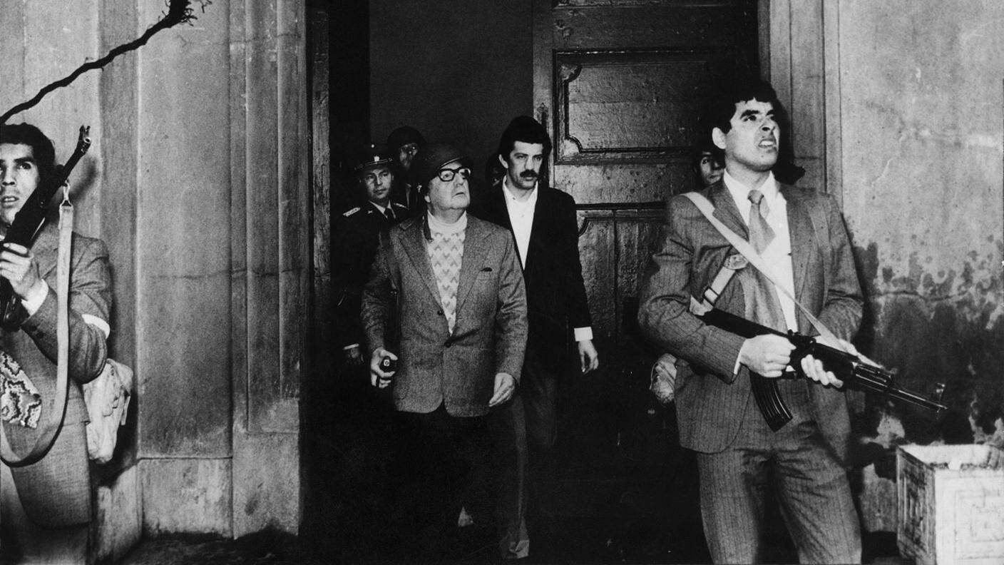 L'ultima foto, 11 settembre 1973 - Il presidente Allende difende a oltranza la democrazia contro i golpisti