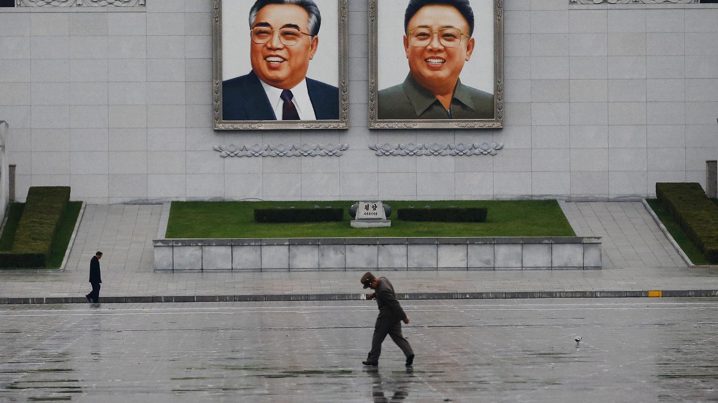 Pyongyang, ritratti: Kim il Sung e Kim Jong Il