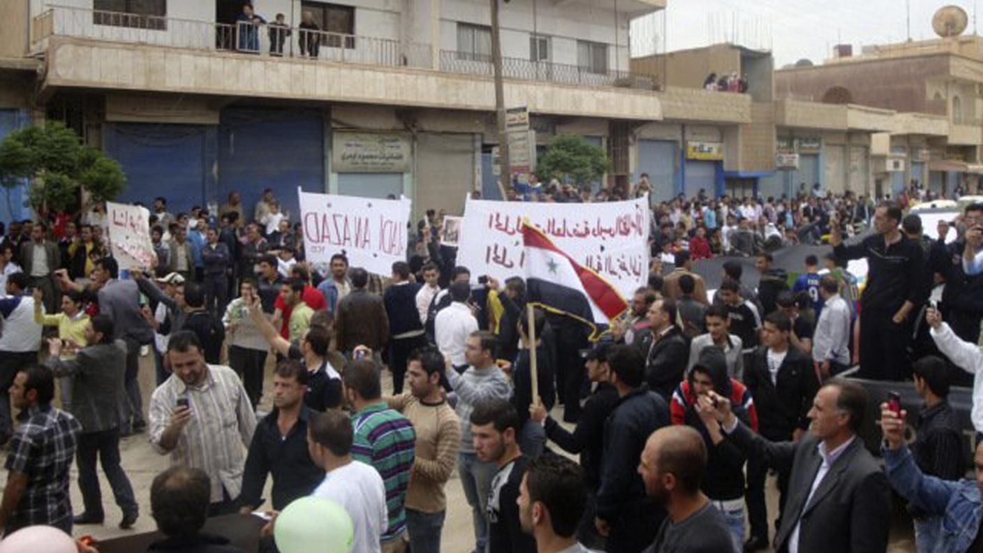 Raqqa aprile 2011: si manifesta il dissenso al presidente Assad