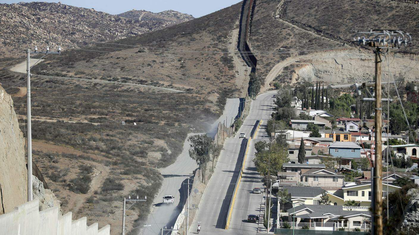 Quel che è certo è che il muro sul confine col Messico dovrà "essere più bello" secondo Trump.