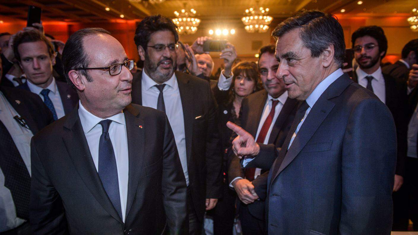 Hollande risponde alle accuse di Fillon
