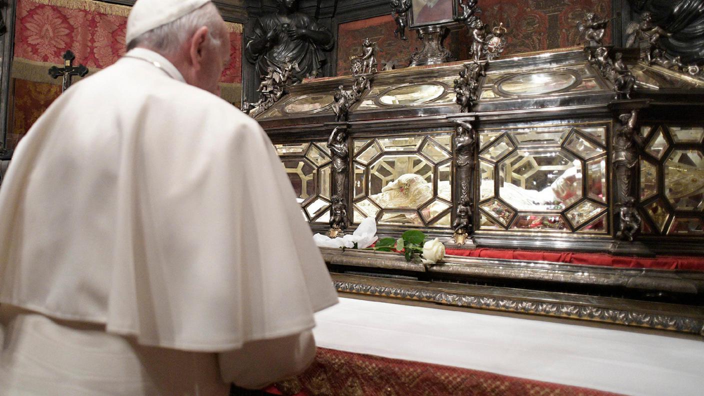 Il Papa prega in Duomo