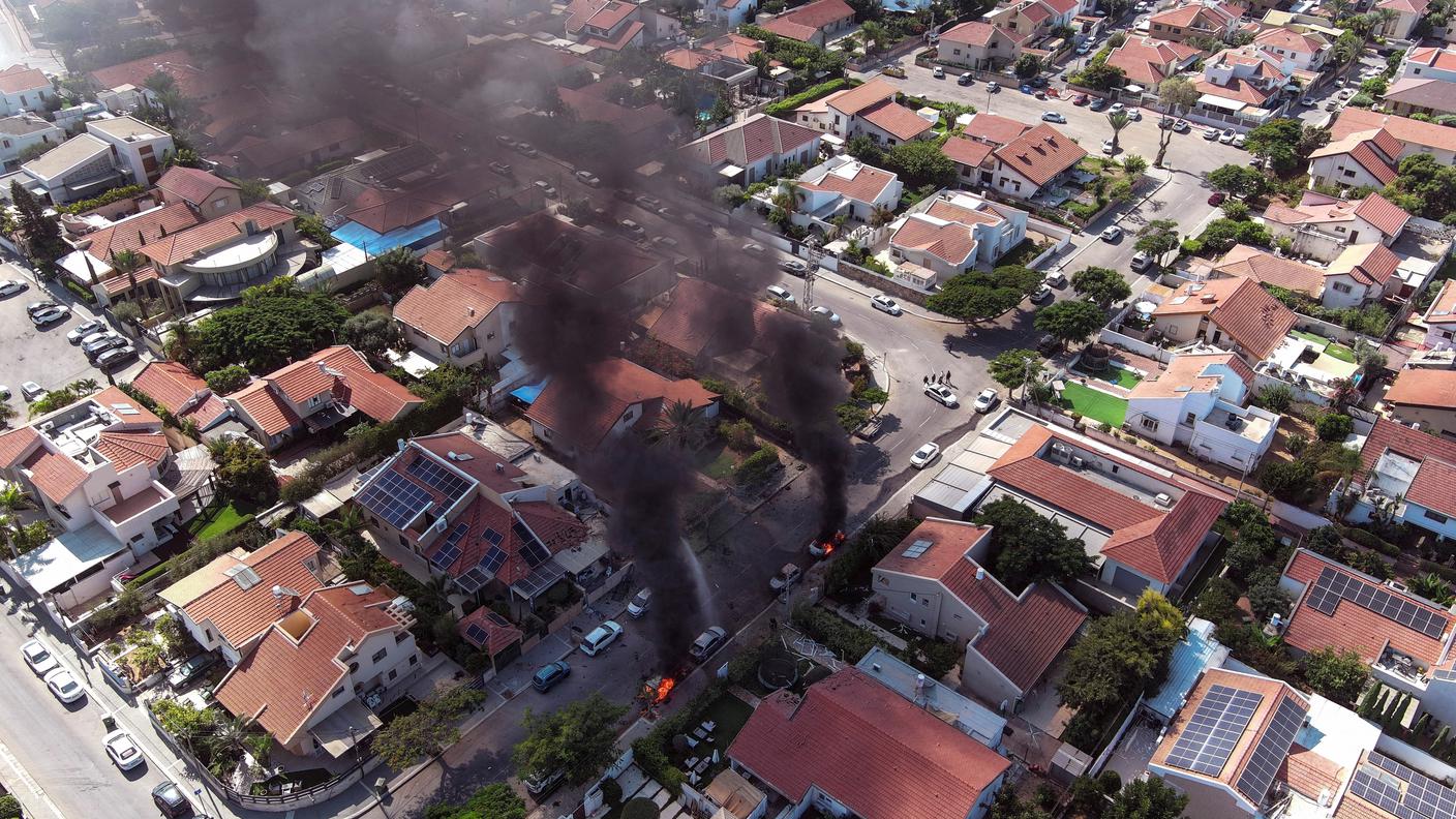 Una veduta aerea su Ashkelon, tra le più colpite dagli attacchi