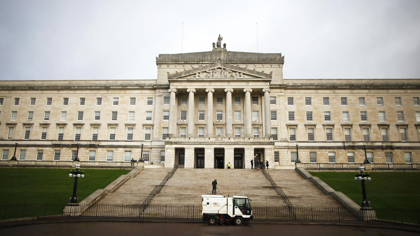 Il potere potrebbe tornare da Stormont a Londra