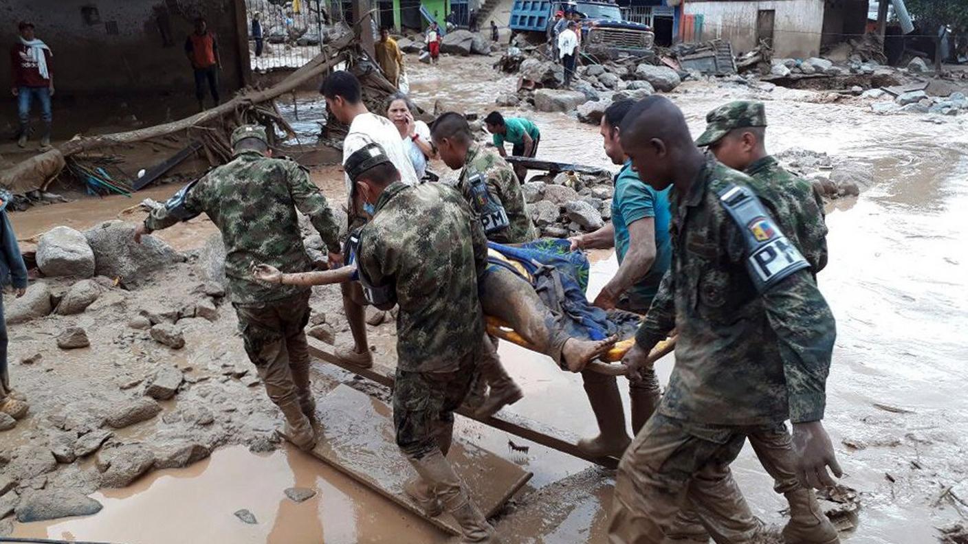 In campo le forze armate per soccorrere la popolazione