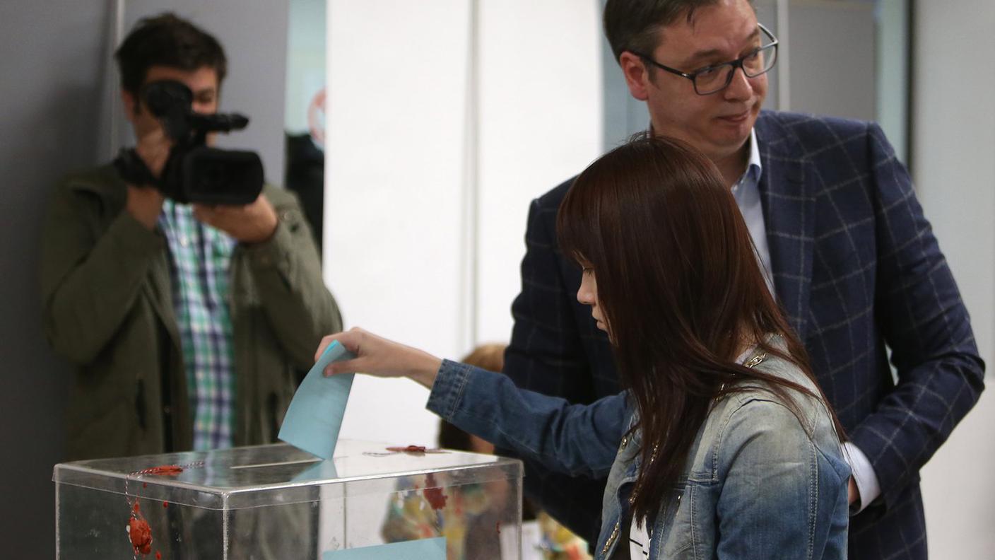 Vucic ha votato accompagnato dalla figlia