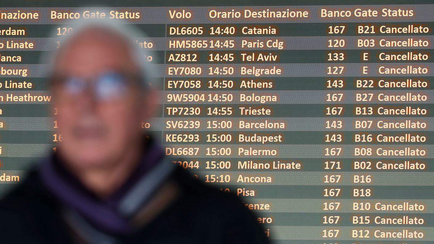 Saranno numerosi i voli che Alitalia cancellerà durante la giornata del 5 aprile