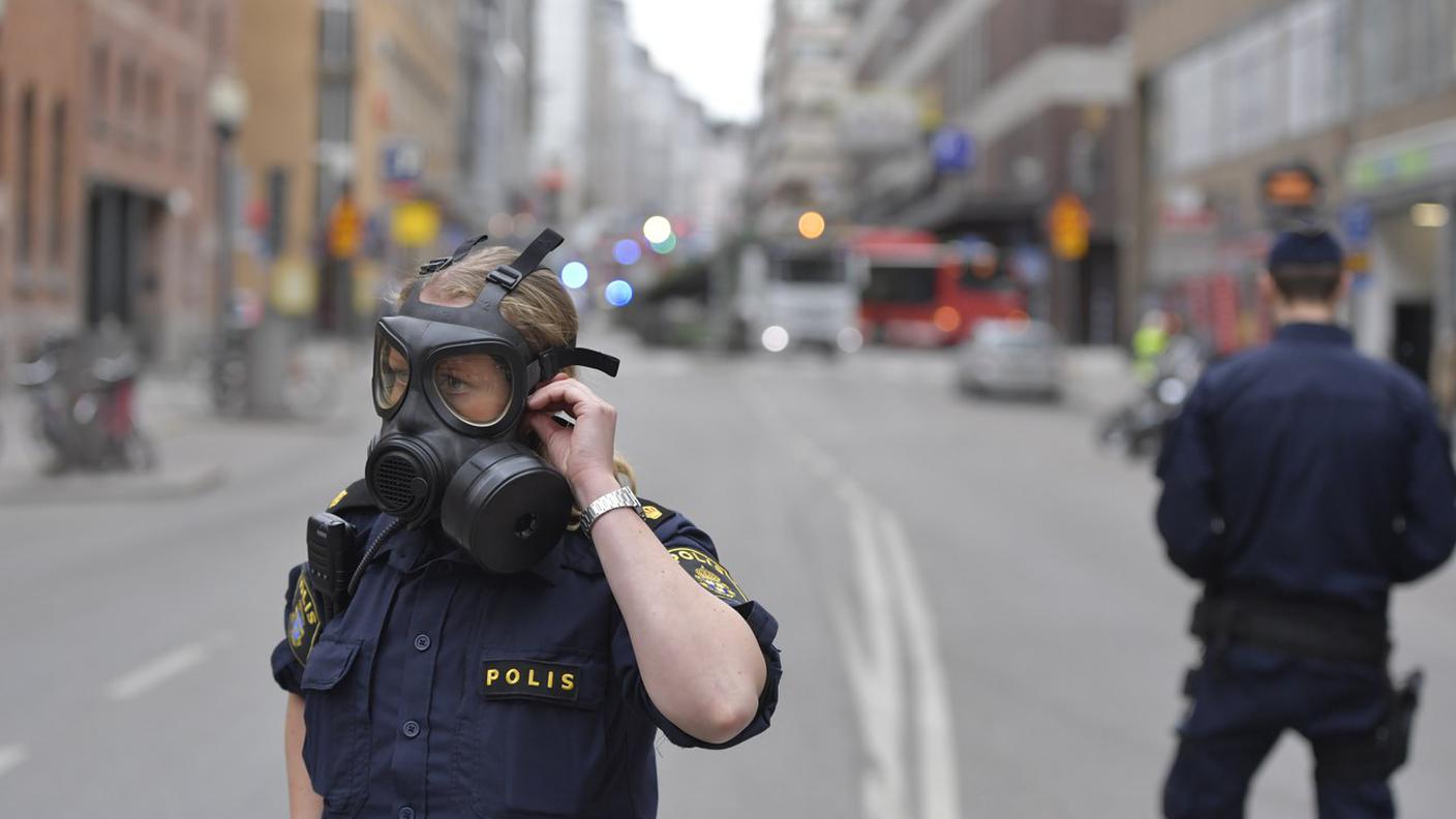 La polizia ha isolato la zona