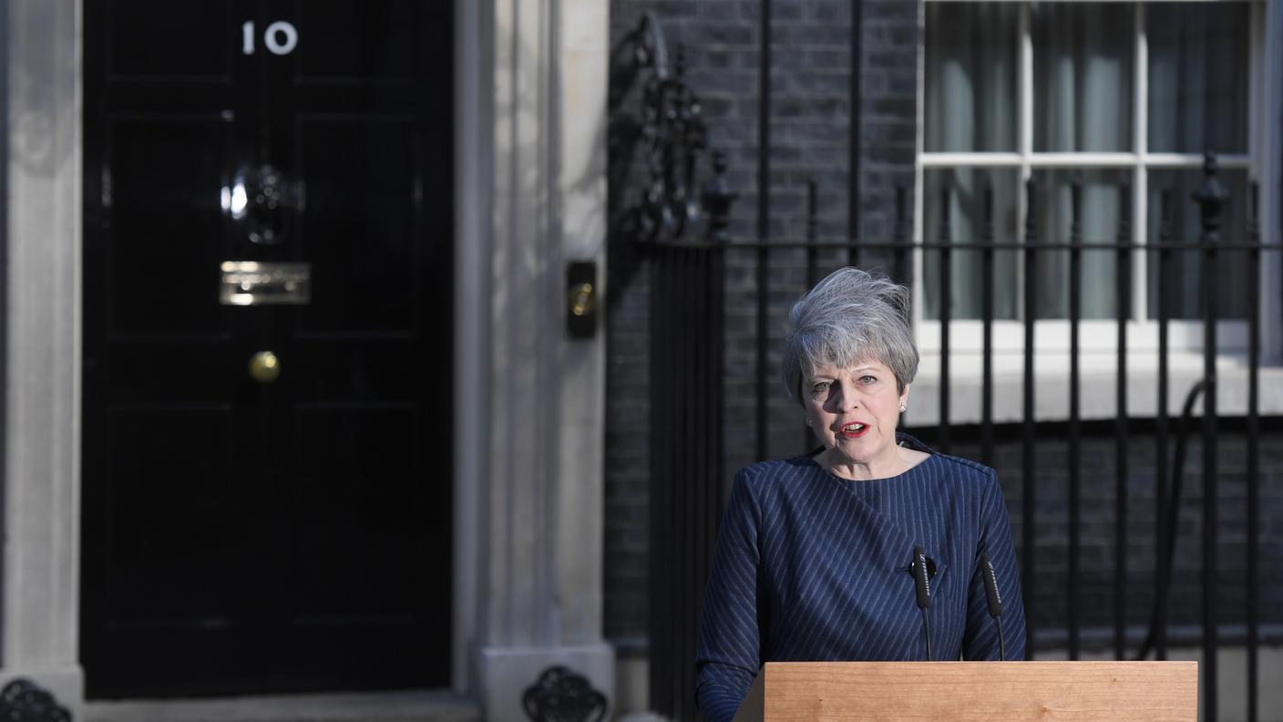La premier del Regno Unito, durante l'annuncio all'esterno del numero 10 di Downing Street