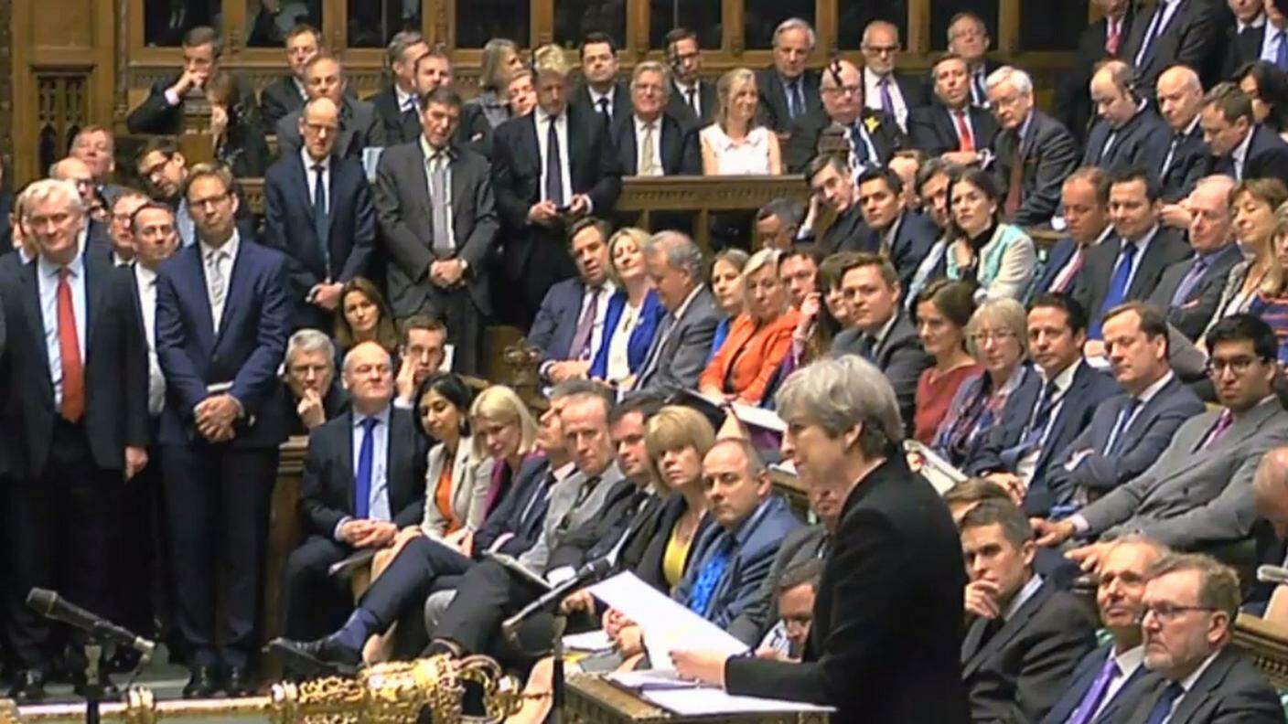 La premier britannica Theresa May alla Camera dei Comuni
