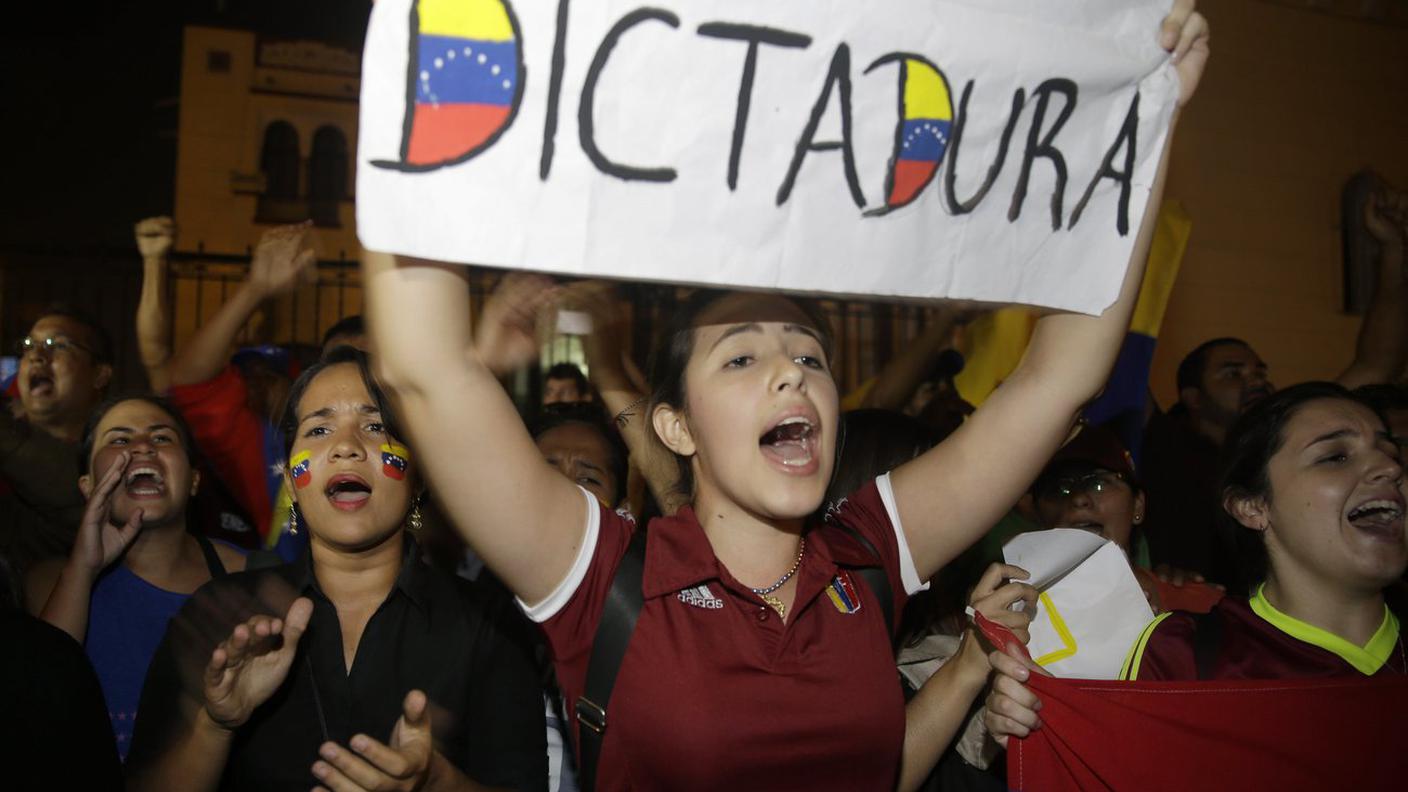 Per il capo dell'opposizione Capriles è una rivolta popolare