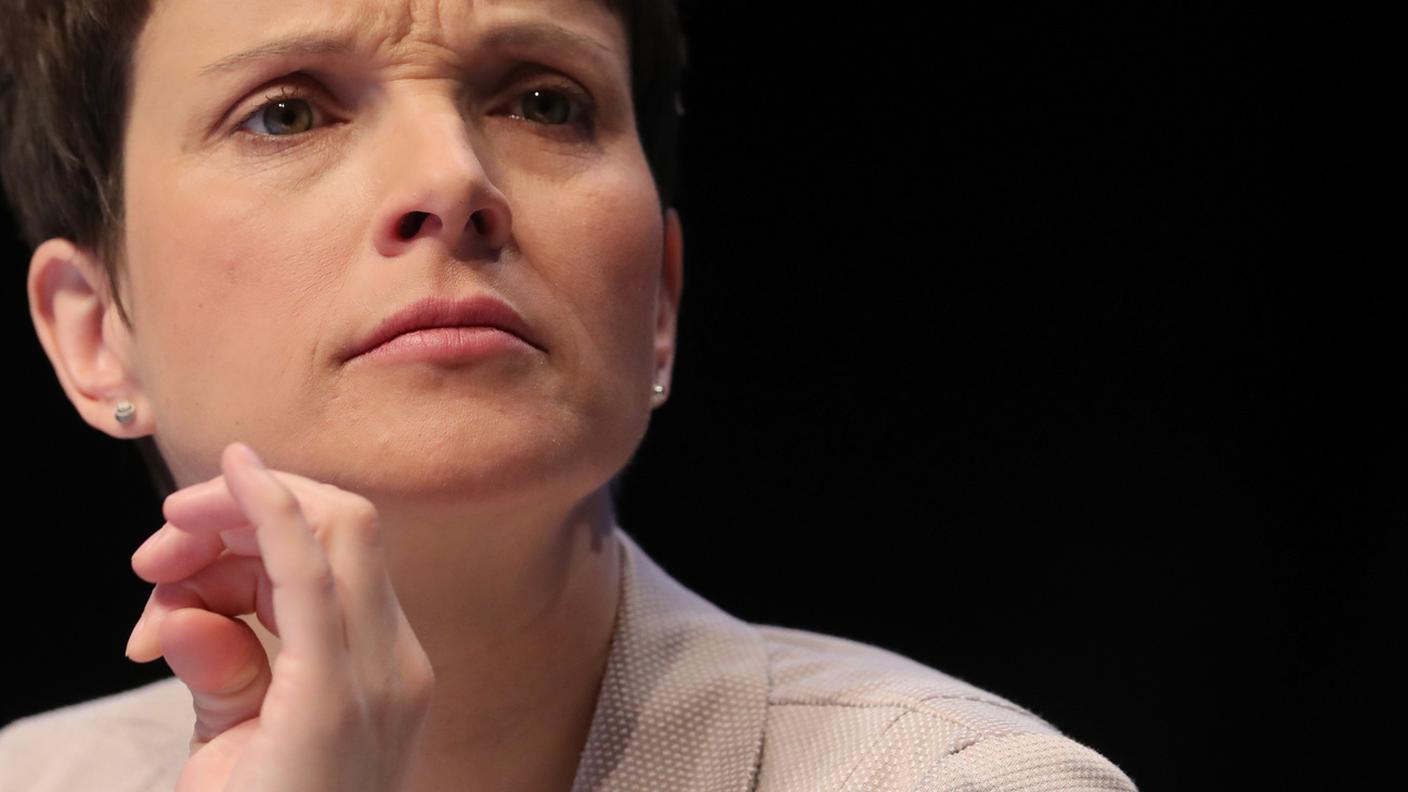 Frauke Petry esce indebolita dal congresso dell'AfD