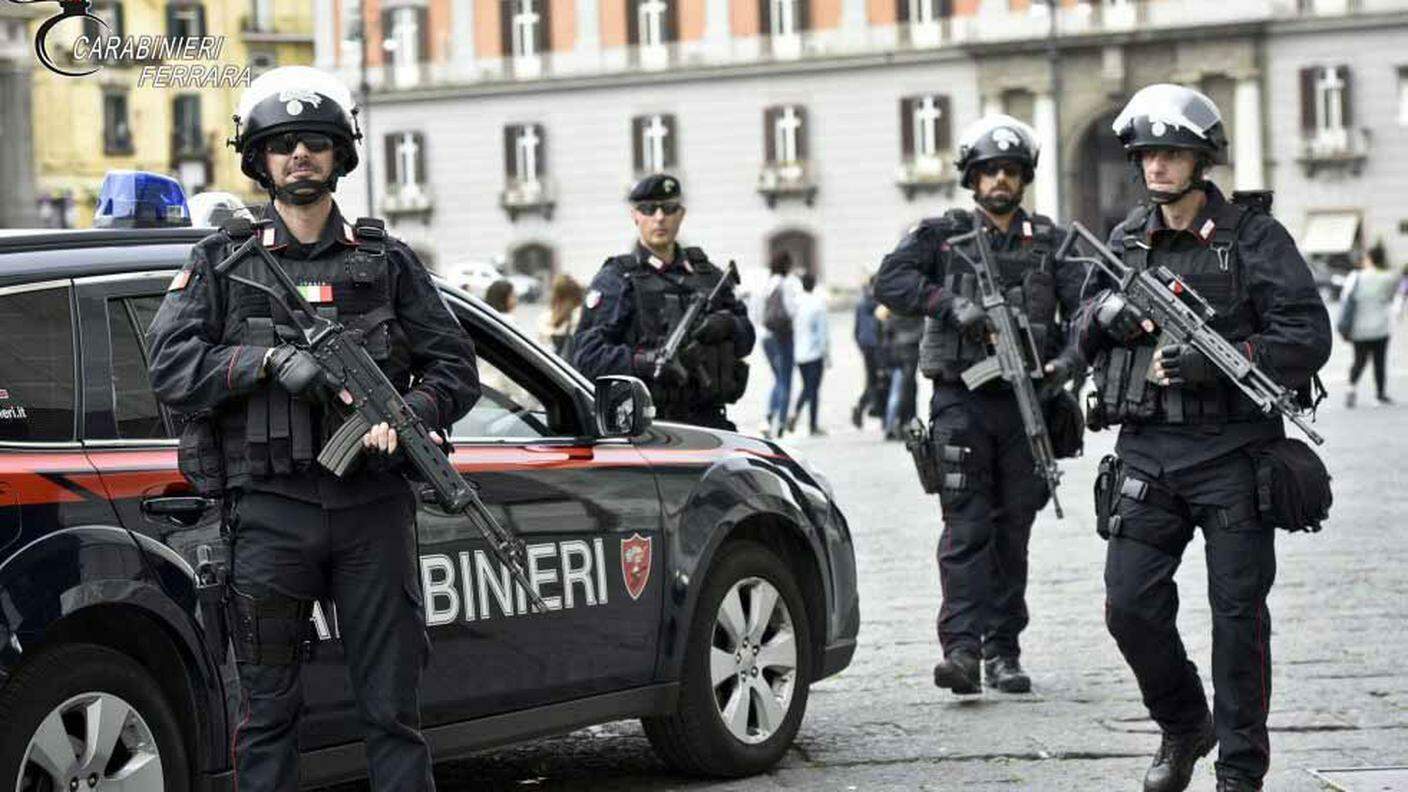 Agenti antiterrorismo dei carabinieri