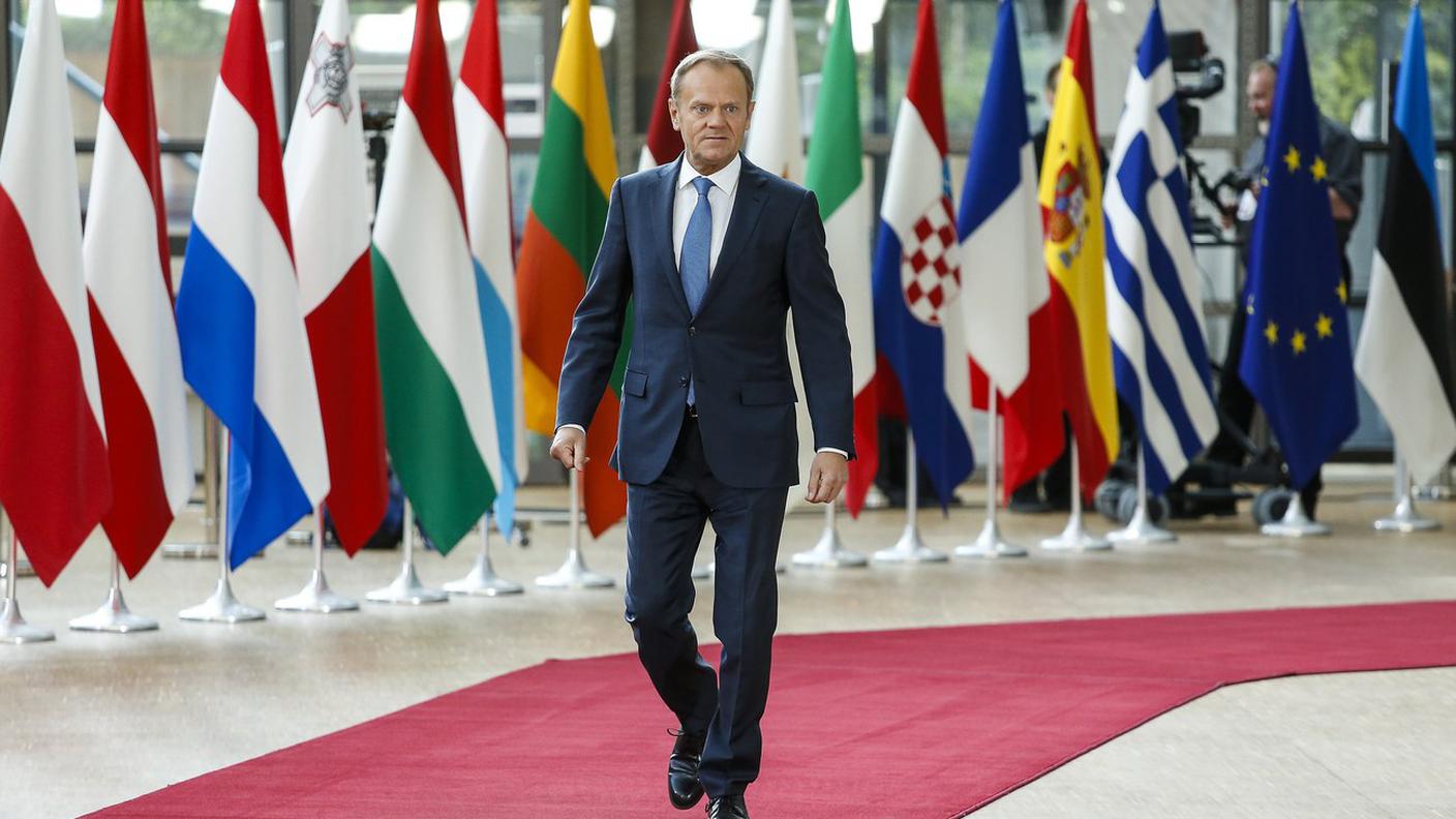Donald Tusk all'arrivo al vertice di Bruxelles