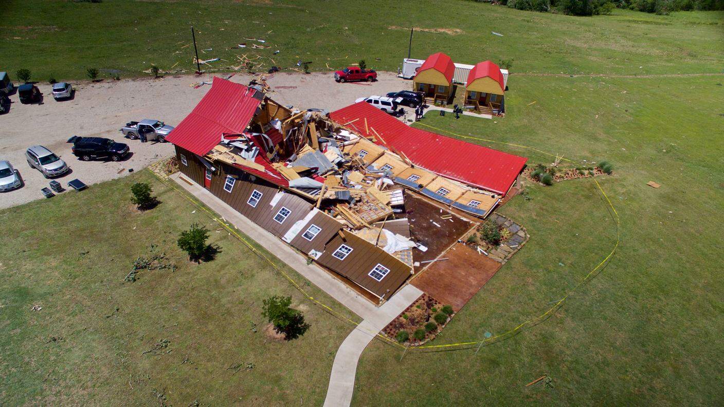Una delle abitazioni abbattute dai tornado a Canton, Texas
