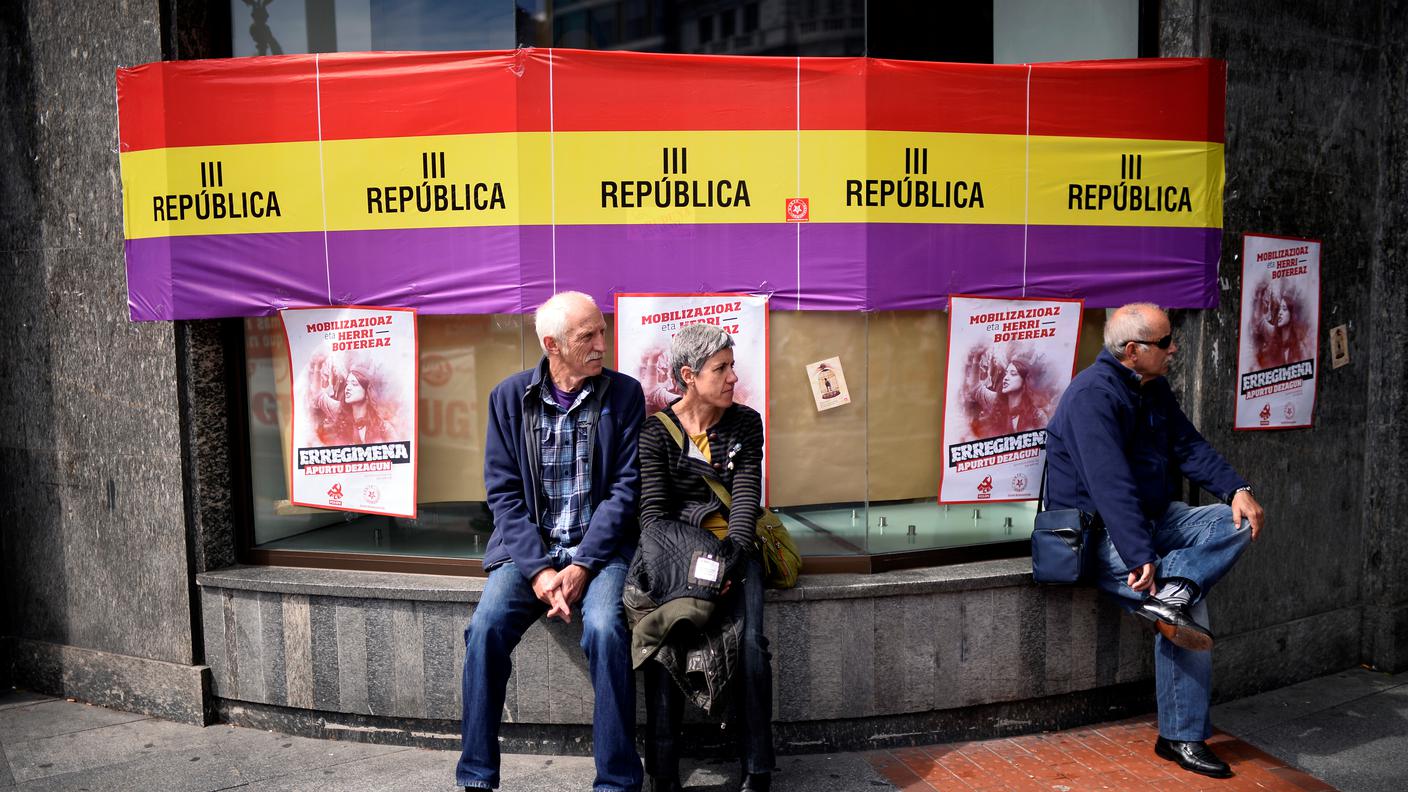 SPAGNA - A Bilbao, importante centro industriale della Spagna, hanno sfilato anche i repubblicani