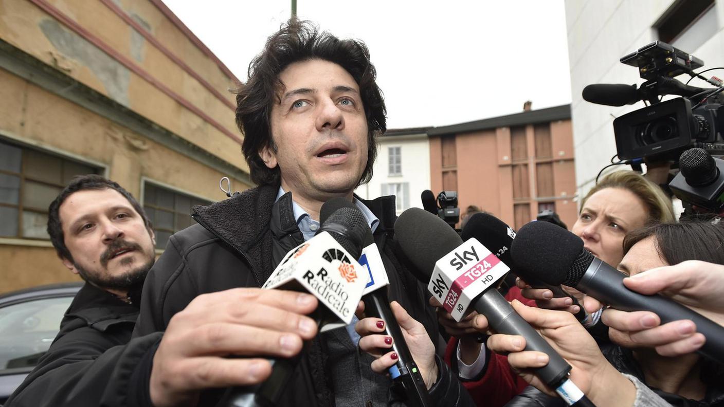Cappato si era autodenunciato per aver accompagnato Dj Fabo a morire in una clinica Svizzera