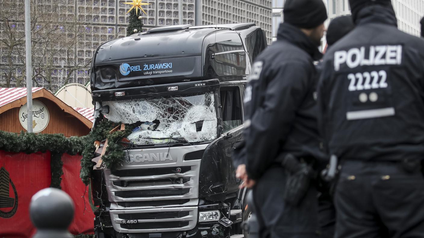 Nell'attentato morirono dodici persone