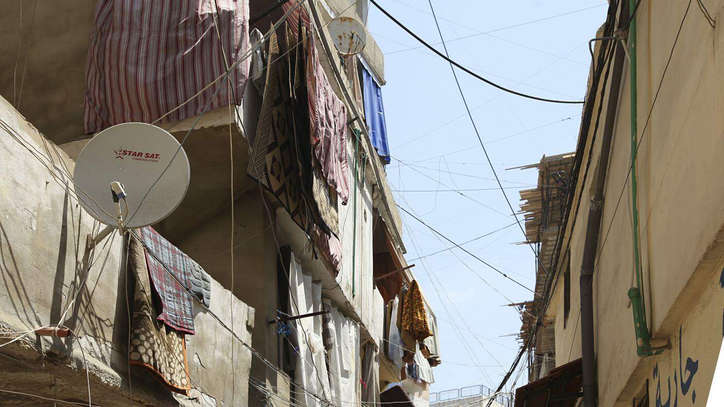 Moltissimi palestinesi sono fuggiti da Yarmouk, alla periferia di Damasco, per trasferirsi in quella di Beirut. 