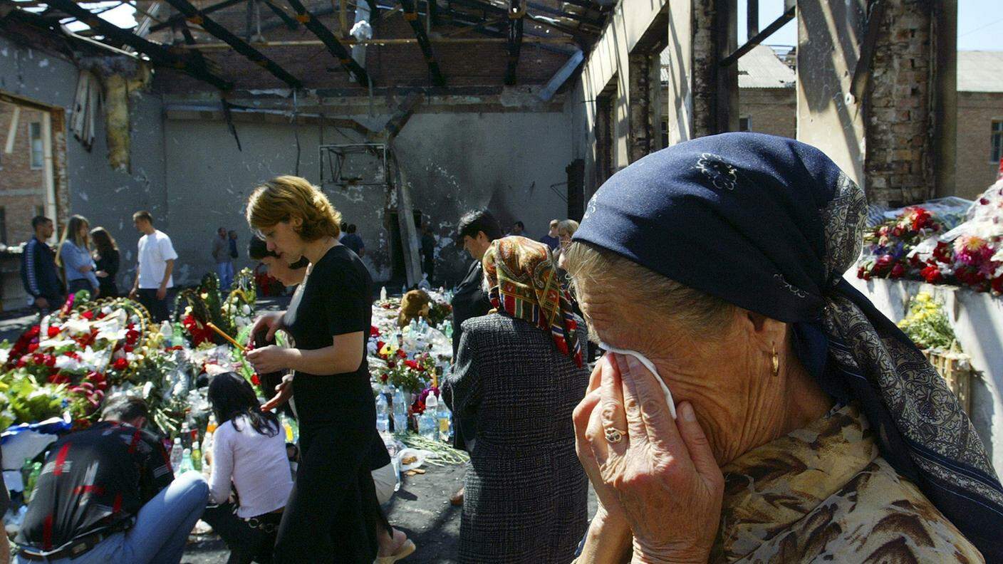La strage di Beslan,  settembre 2004, 186 minorenni uccisi