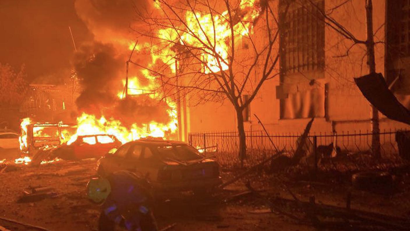 I bombardamenti russi sui centri abitati ucraini hanno provocato gravi danni