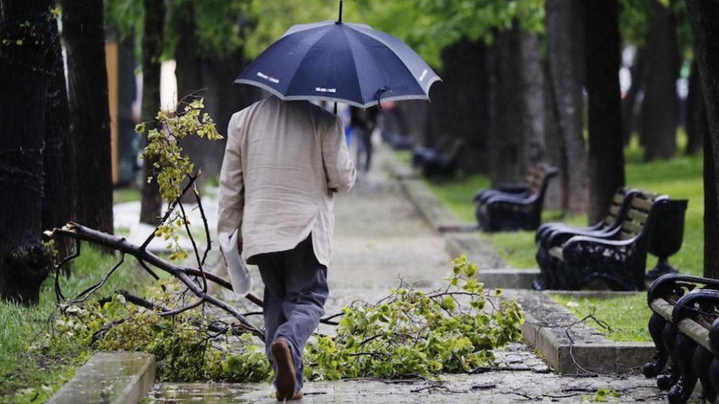 I venti violentissimi hanno investito Mosca lunedì pomeriggio