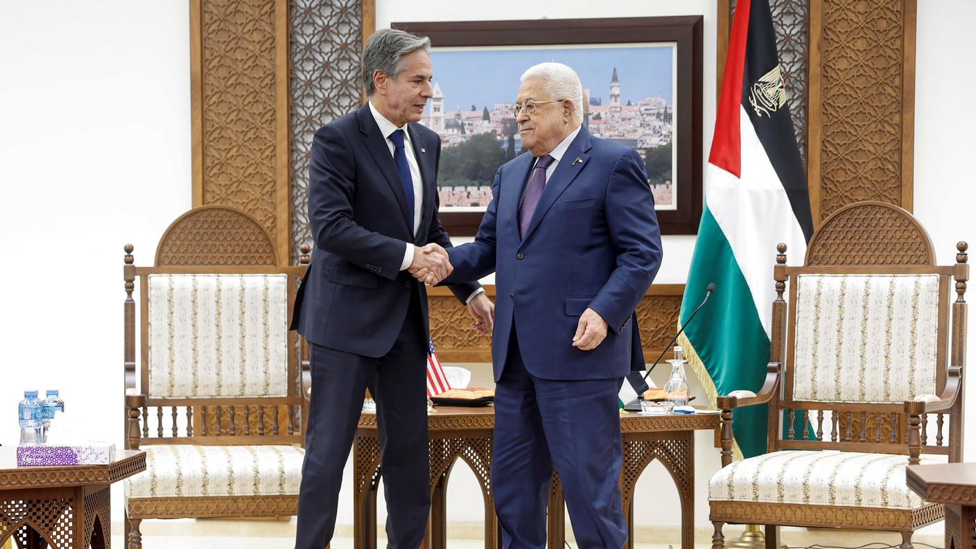 Il Segretario di Stato statunitense Antony Blinken con il Presidente dell'Autorità Nazionale di Palestina Mahmud Abbas