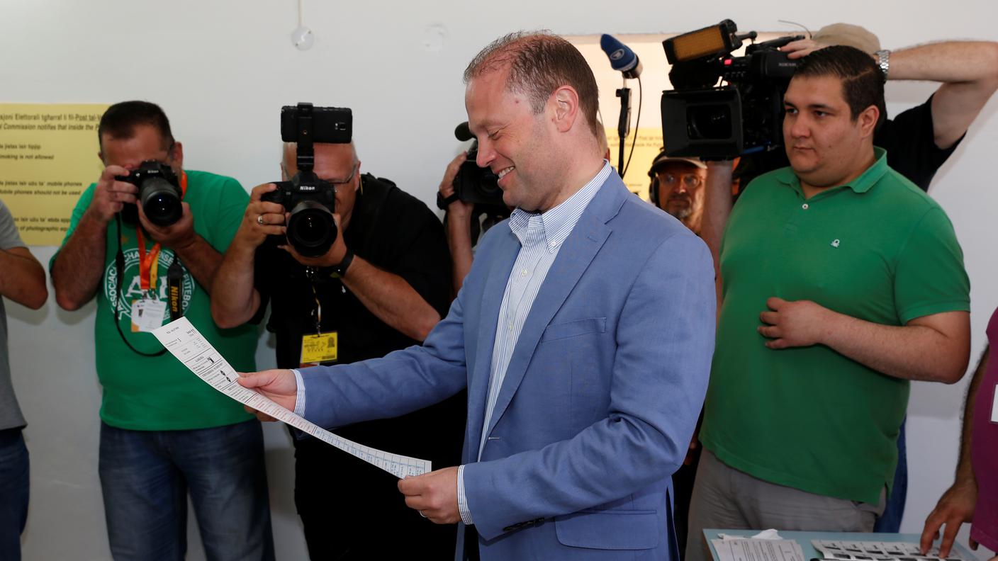Il primo ministro al seggio