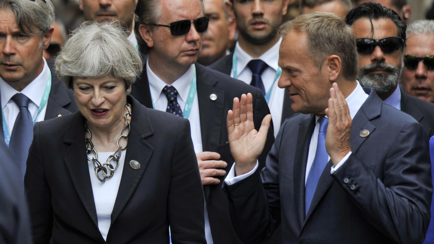 May e Tusk a colloquio durante il G7 di Taormina