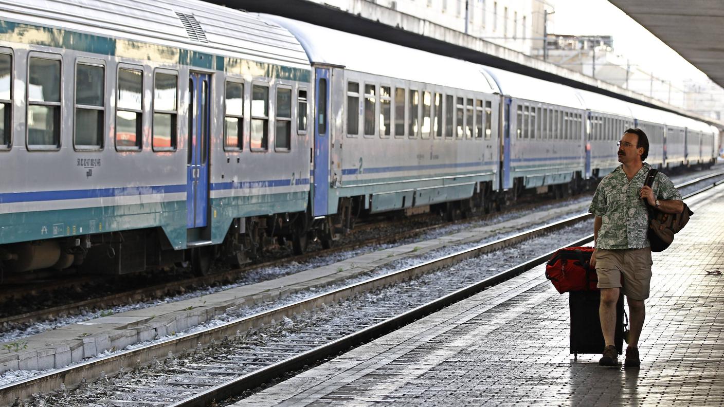 Treni fermi e gente a piedi da stasera in tutta Italia, salvo poche eccezioni