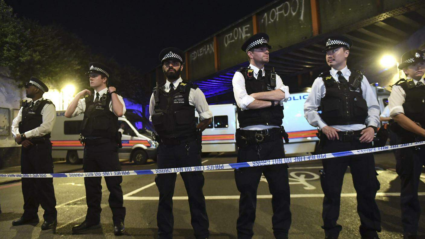 Polizia sigilla quartiere a Londra