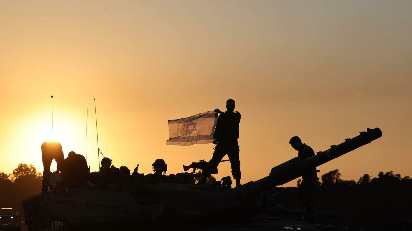 I soldati israeliani durante il cessate il fuoco temporaneo